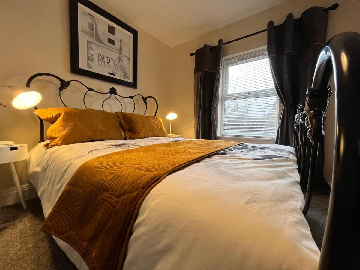 York Centre 2 Bedroom Renovated Flat, 8 Escrick Street Eksteriør billede