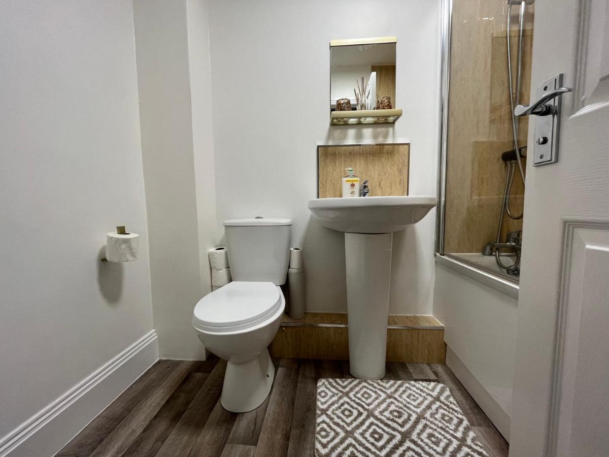 York Centre 2 Bedroom Renovated Flat, 8 Escrick Street Eksteriør billede