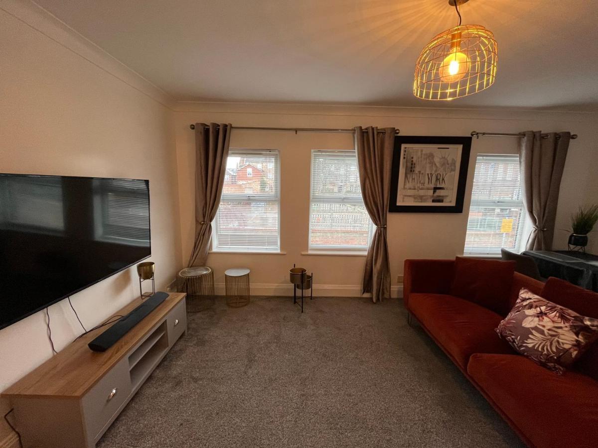York Centre 2 Bedroom Renovated Flat, 8 Escrick Street Eksteriør billede